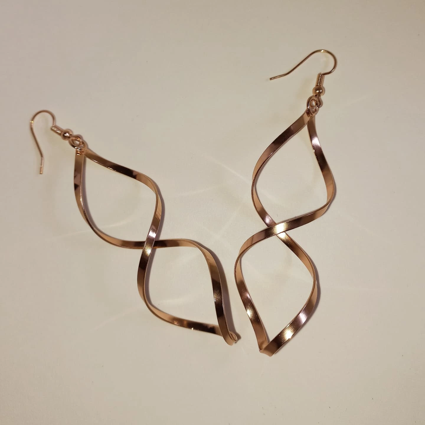 Infinity Figure-Eight Drops